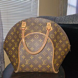 Louis Vuitton  Monogram Ellipse